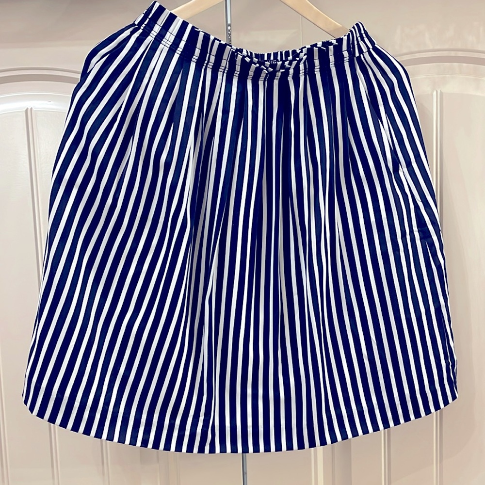 Jcrew Mercantile Blue and White striped skirt size 6. Above the knee lenght